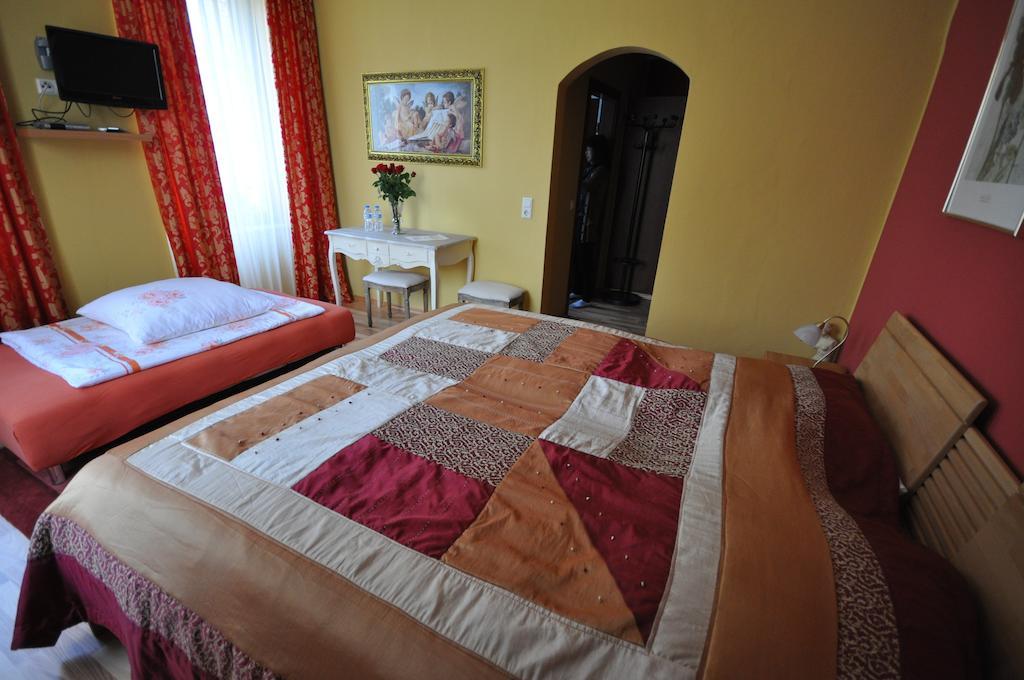 Hotel Restaurant "Athen" Munstermaifeld Экстерьер фото