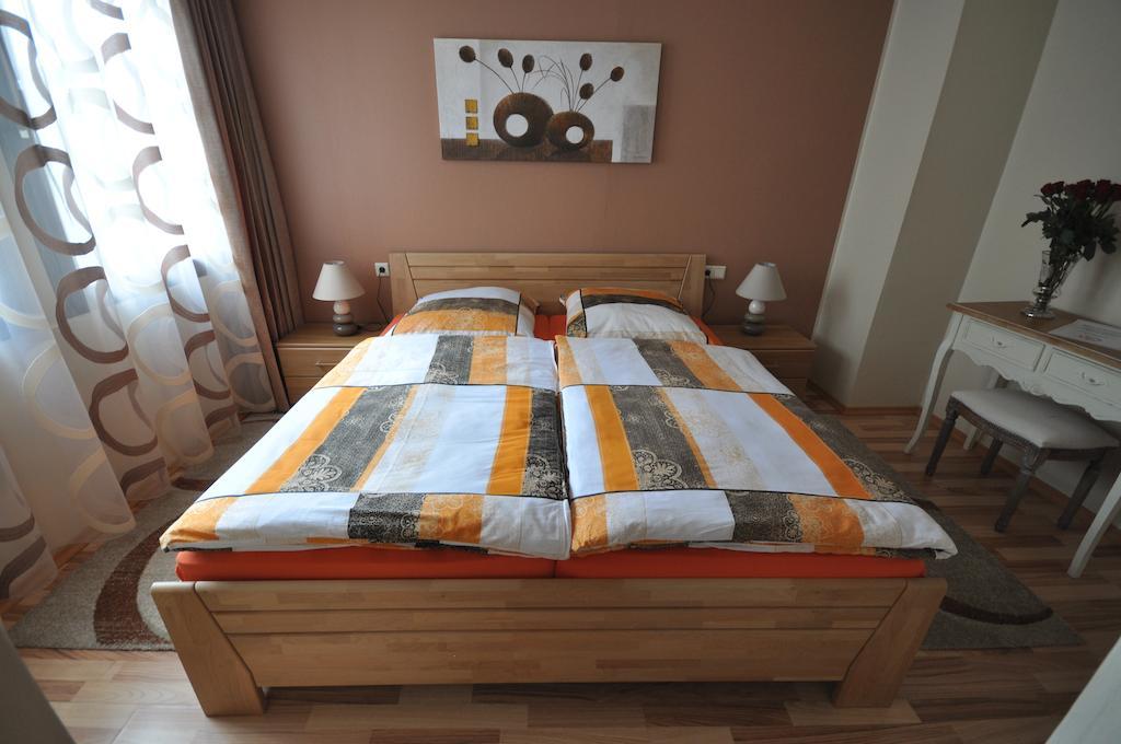 Hotel Restaurant "Athen" Munstermaifeld Экстерьер фото