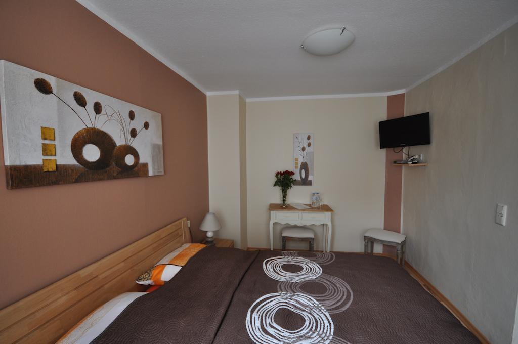 Hotel Restaurant "Athen" Munstermaifeld Экстерьер фото
