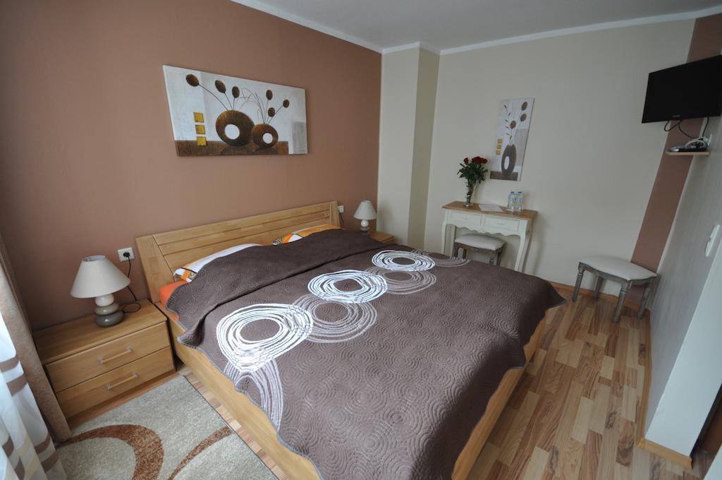 Hotel Restaurant "Athen" Munstermaifeld Экстерьер фото